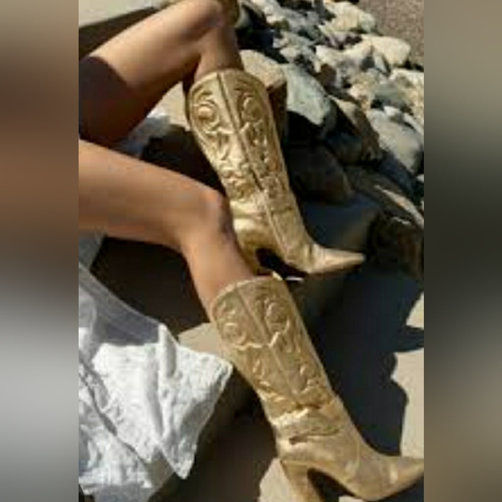 Vince Camuto Biancaa 2 true gold leather boots